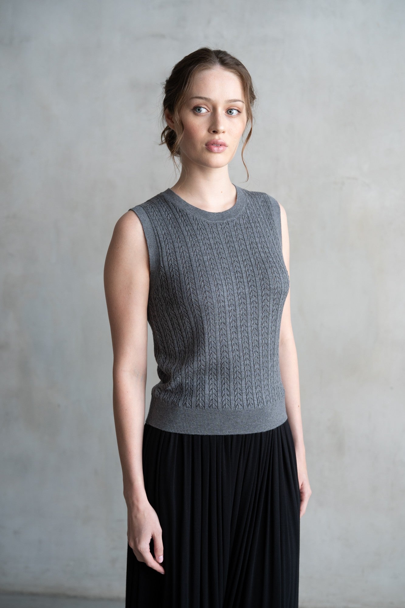 Crew Neck Cable Sweater Charcoal