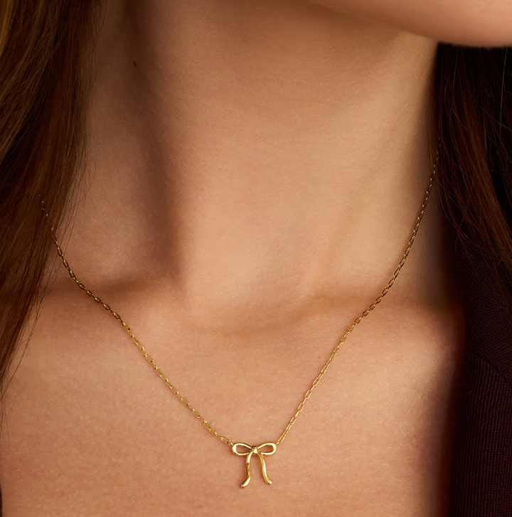Put A Bow On It Necklace Gold