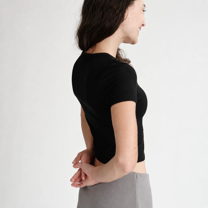 Undun Cropped Light Volume-Black
