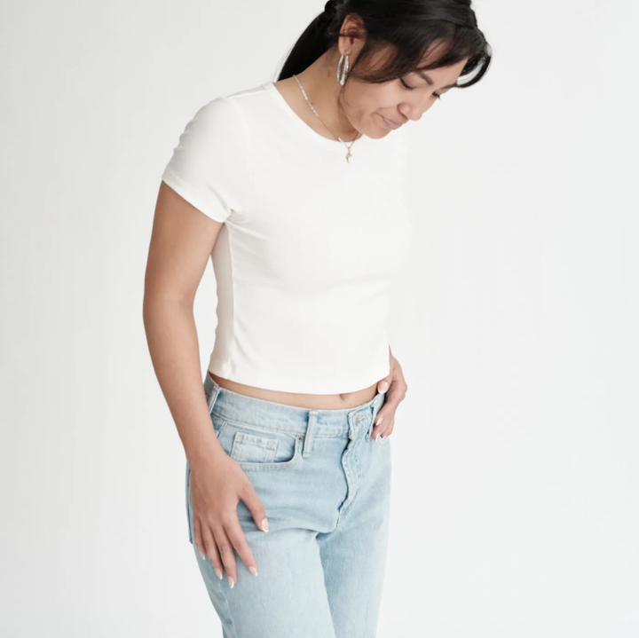 Undun Cropped Light Volume-White